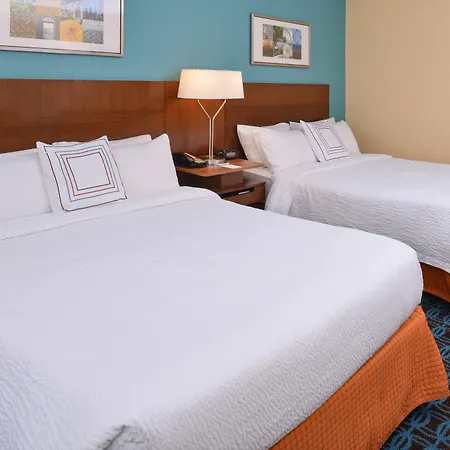 Baymont By Wyndham St Charles Hotel